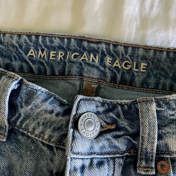 American eagle medium light wash distressed jeans, size 4 Long - Picture 2 of 4